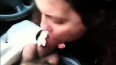 Blowjob in the lunch break in the car