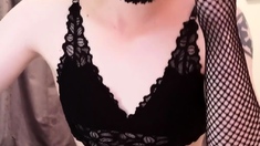 Brunette Tranny jerking in hard dick in solo Webcam