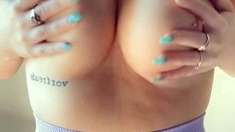 Amateur Webcam Babes Going Solo