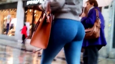 Insane Ass On Sexy Teen Shopper