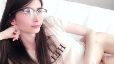 Amateur Asian Ladyboy Masturbates her Anus